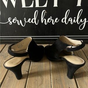 Naturalizer ladies black suede shoe size 8.